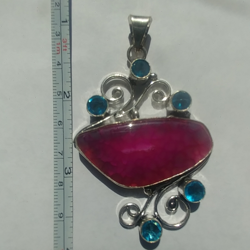 Beautiful Agate and Blue Topaz pendent